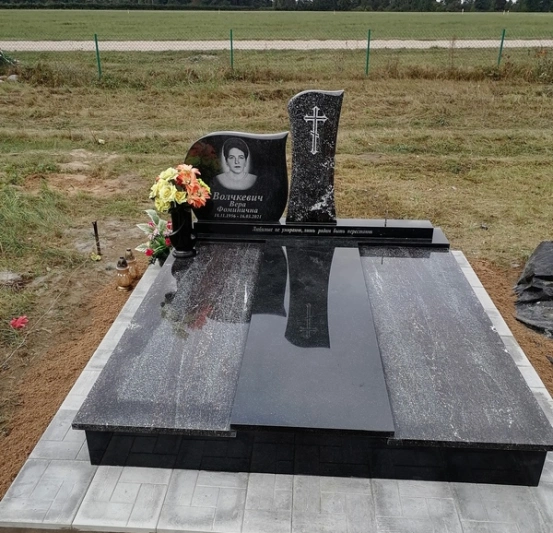 Памятник двойной 109